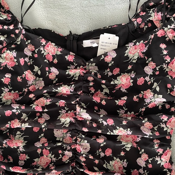 Off The Shoulder Ruffle Hem Floral Short Dress - Picture 2 of 6